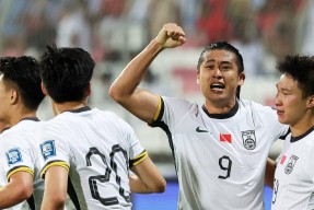 星空体育官网下载入口-转折点！那不勒斯防线松动；中超赛前攻防权衡；媒体盛赞；球探报告显示潜力(那不勒斯引援)